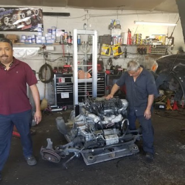 Los Compadres Auto Service